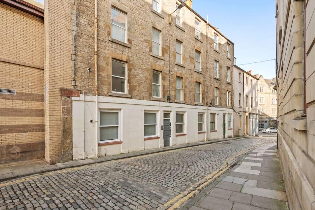 Two Bedroom Apartment-Central Edinburgh-Old Town-Licensed Экстерьер фото