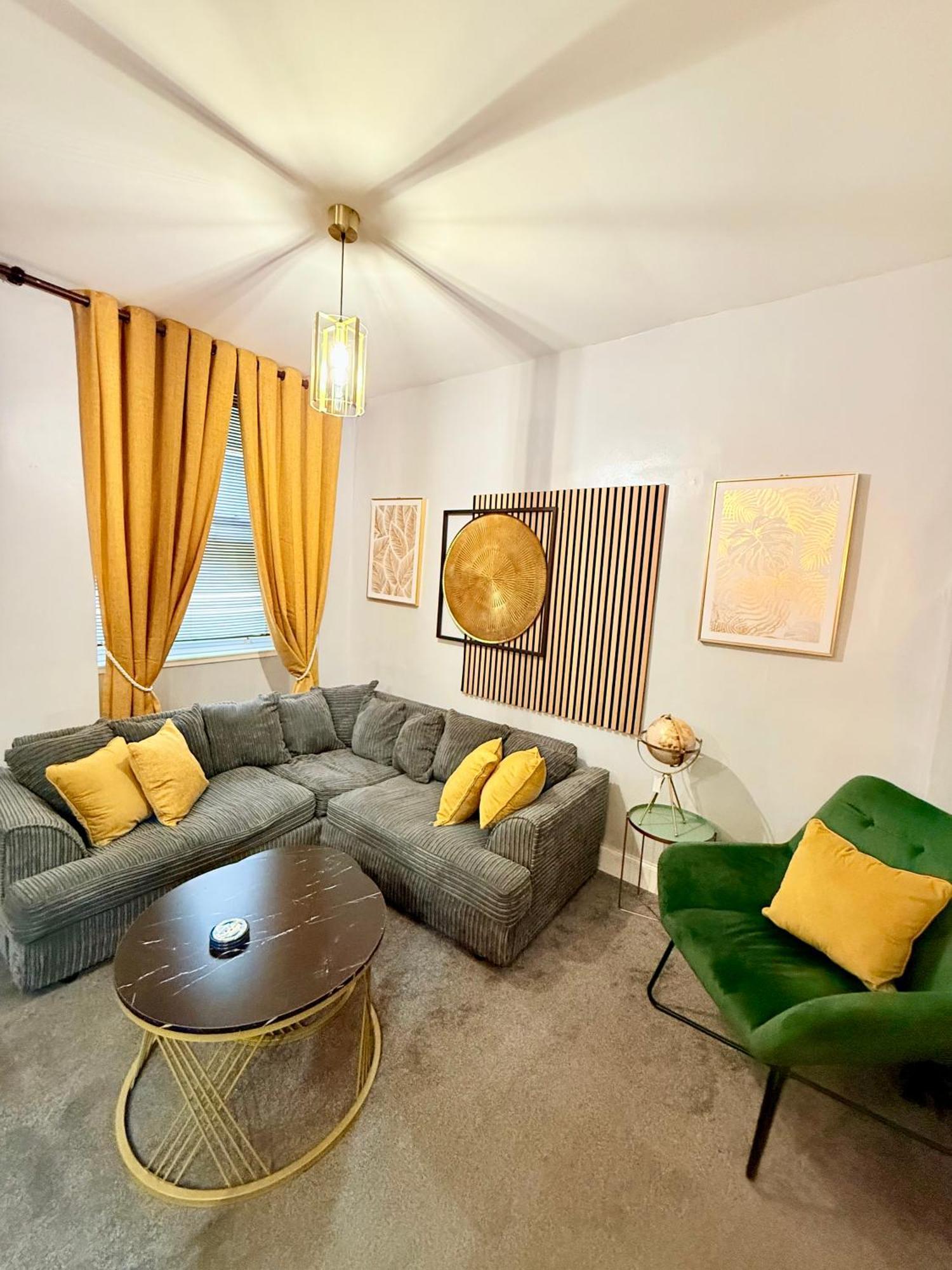 Two Bedroom Apartment-Central Edinburgh-Old Town-Licensed Экстерьер фото
